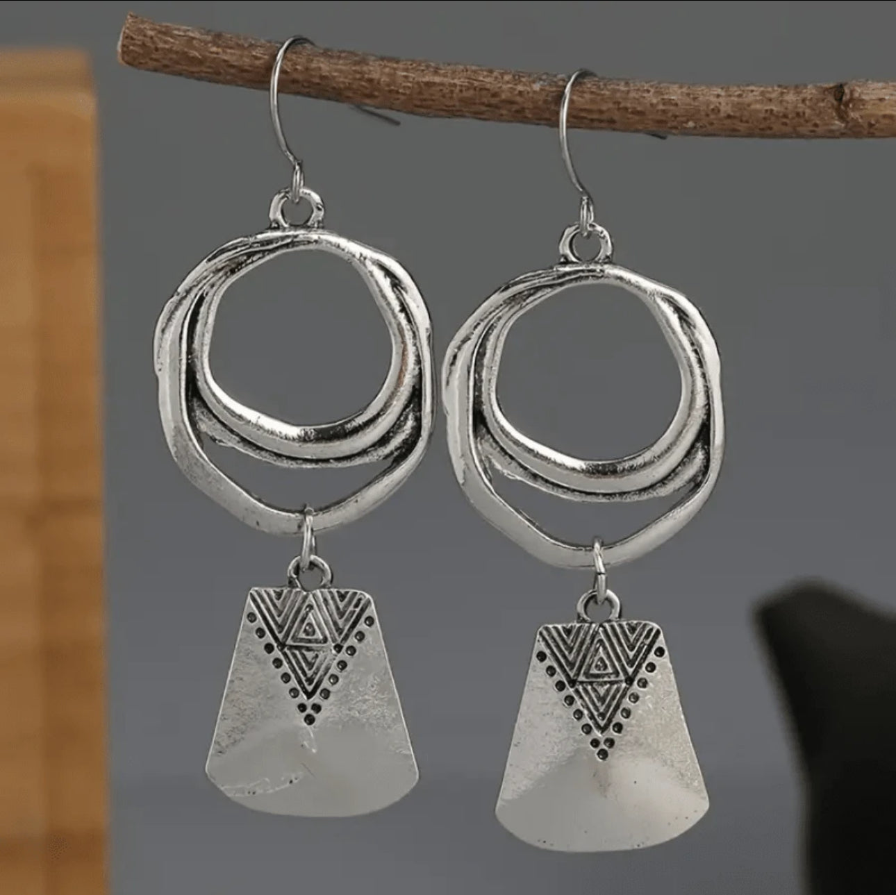 Vintage Geometric Shaped Hollow Circle Design Dangle Earrings - Silver