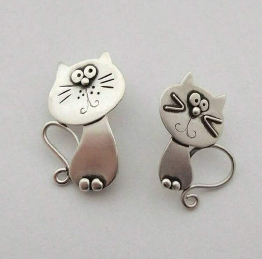 Vintage Distressed Cute Funny Cat Design Earrings