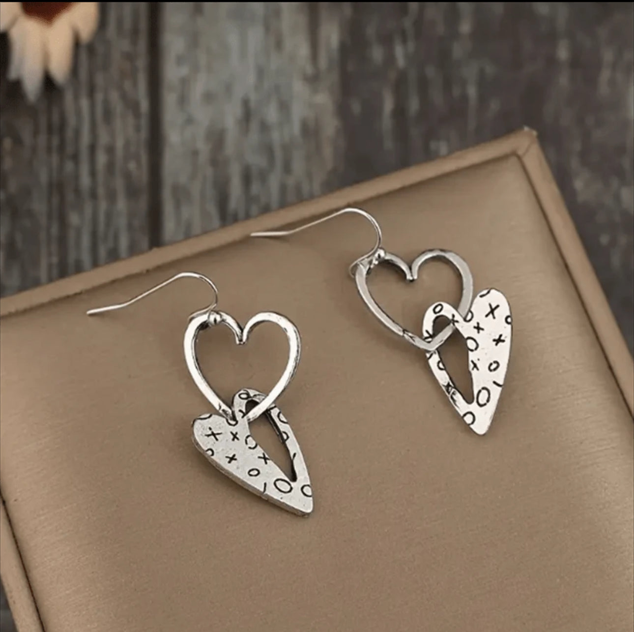 Vintage Fashion Hollow Double Heart Pendant Earrings