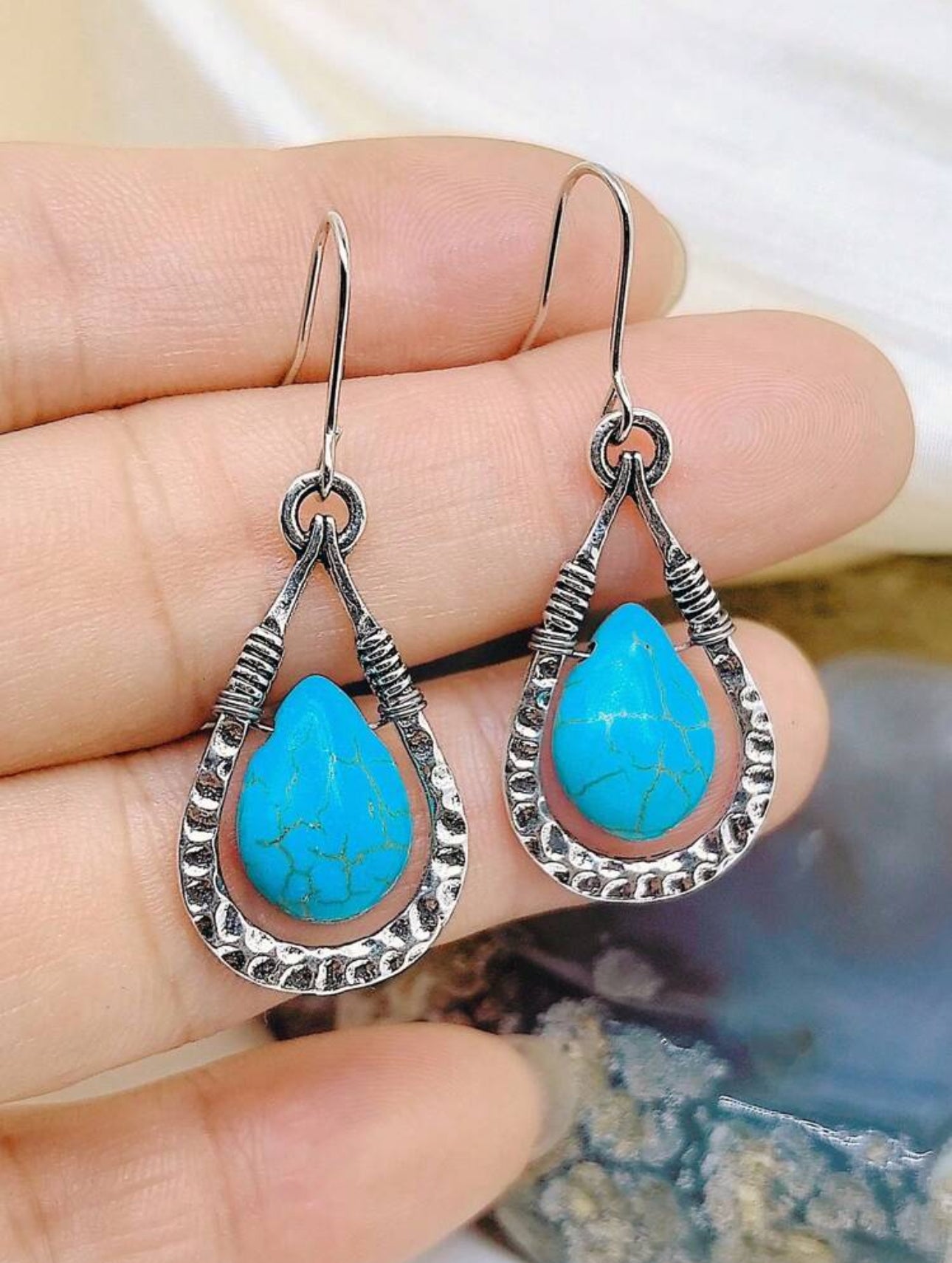 Retro Elegant Natural Turquoise Teardrop Shape Earrings - 1 pair
