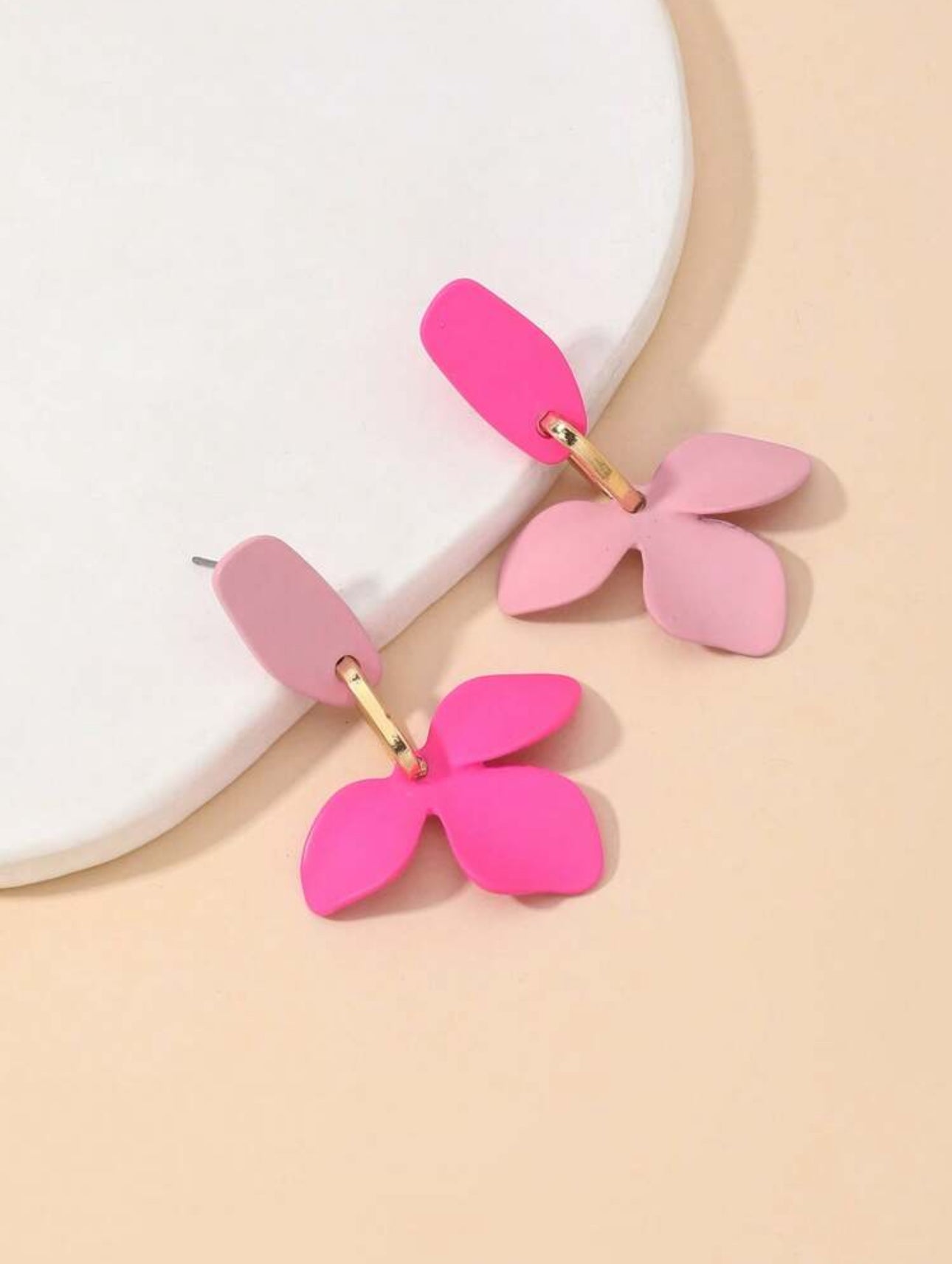 Elegant Petals Design Drop Earrings With High-End Look