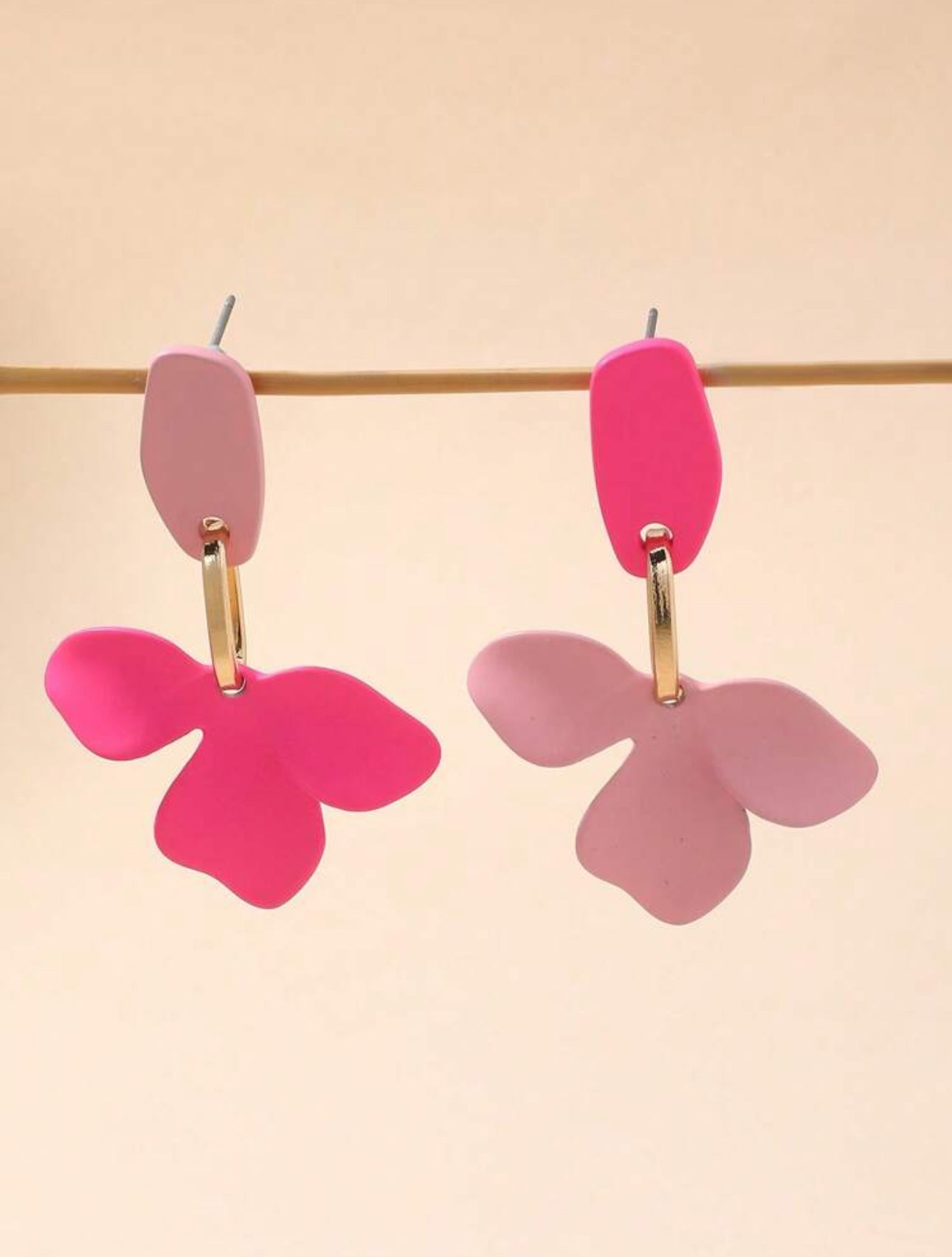 Elegant Petals Design Drop Earrings With High-End Look