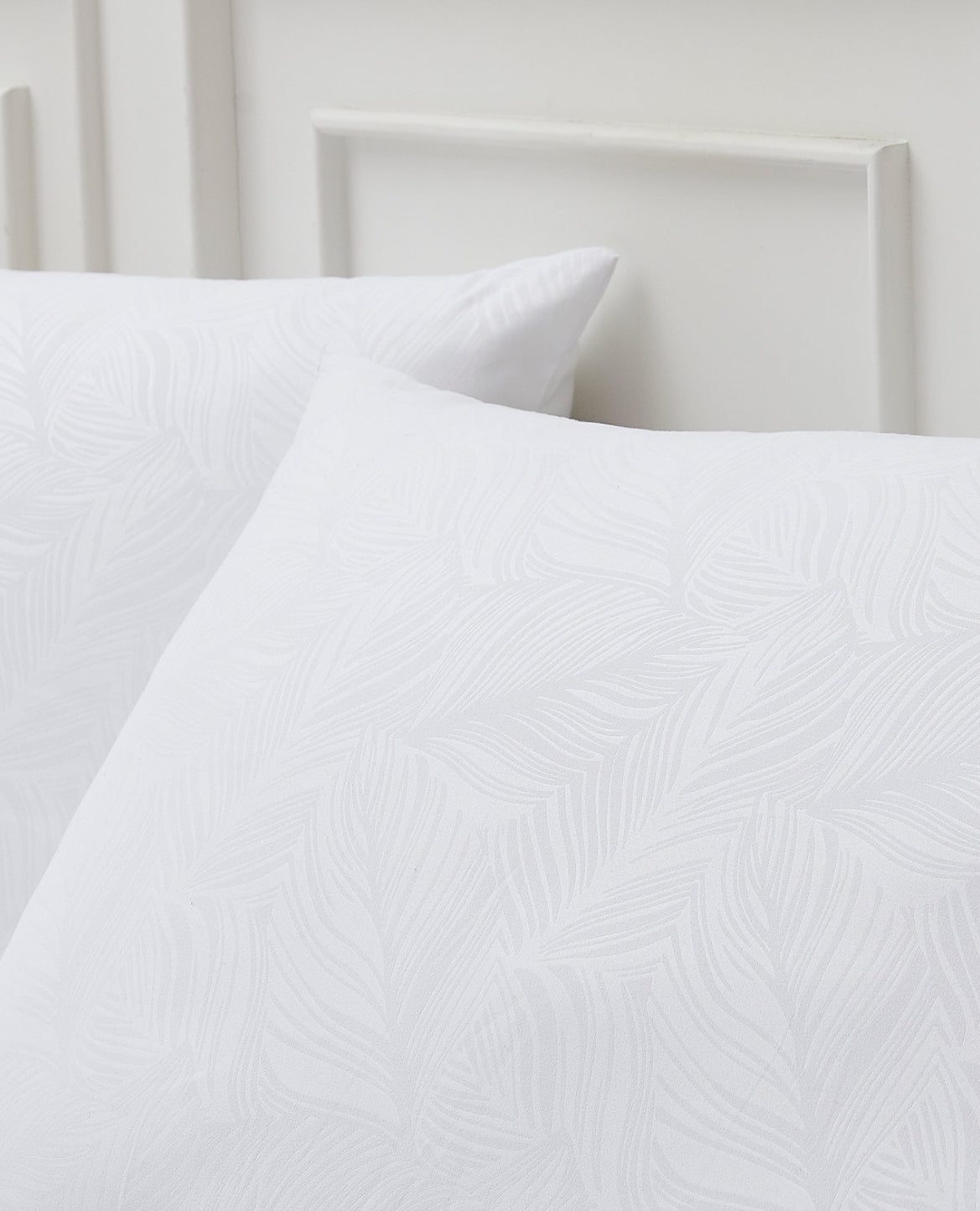 Tommy Bahama Home Ultimate Comfort Embossed Pillows (2-Pack)