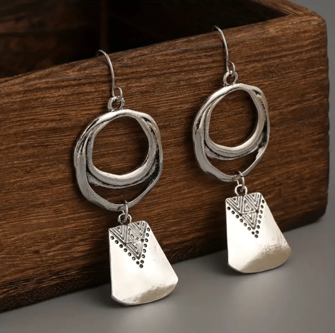 Vintage Geometric Shaped Hollow Circle Design Dangle Earrings - Silver