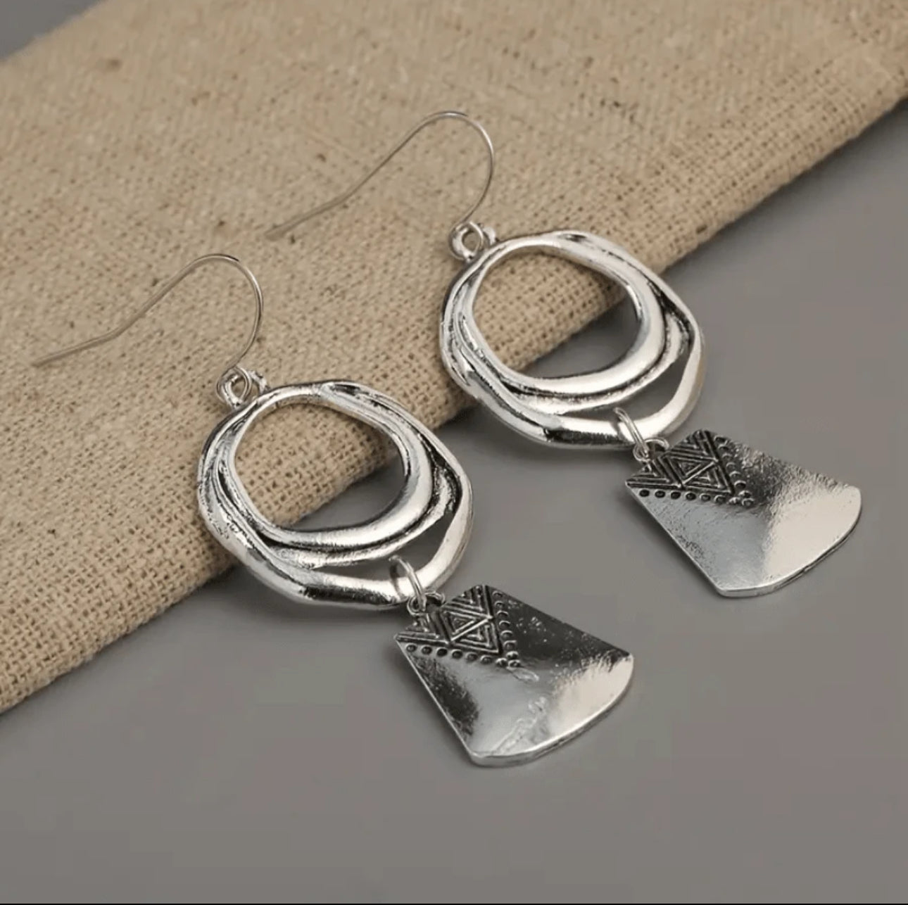 Vintage Geometric Shaped Hollow Circle Design Dangle Earrings - Silver