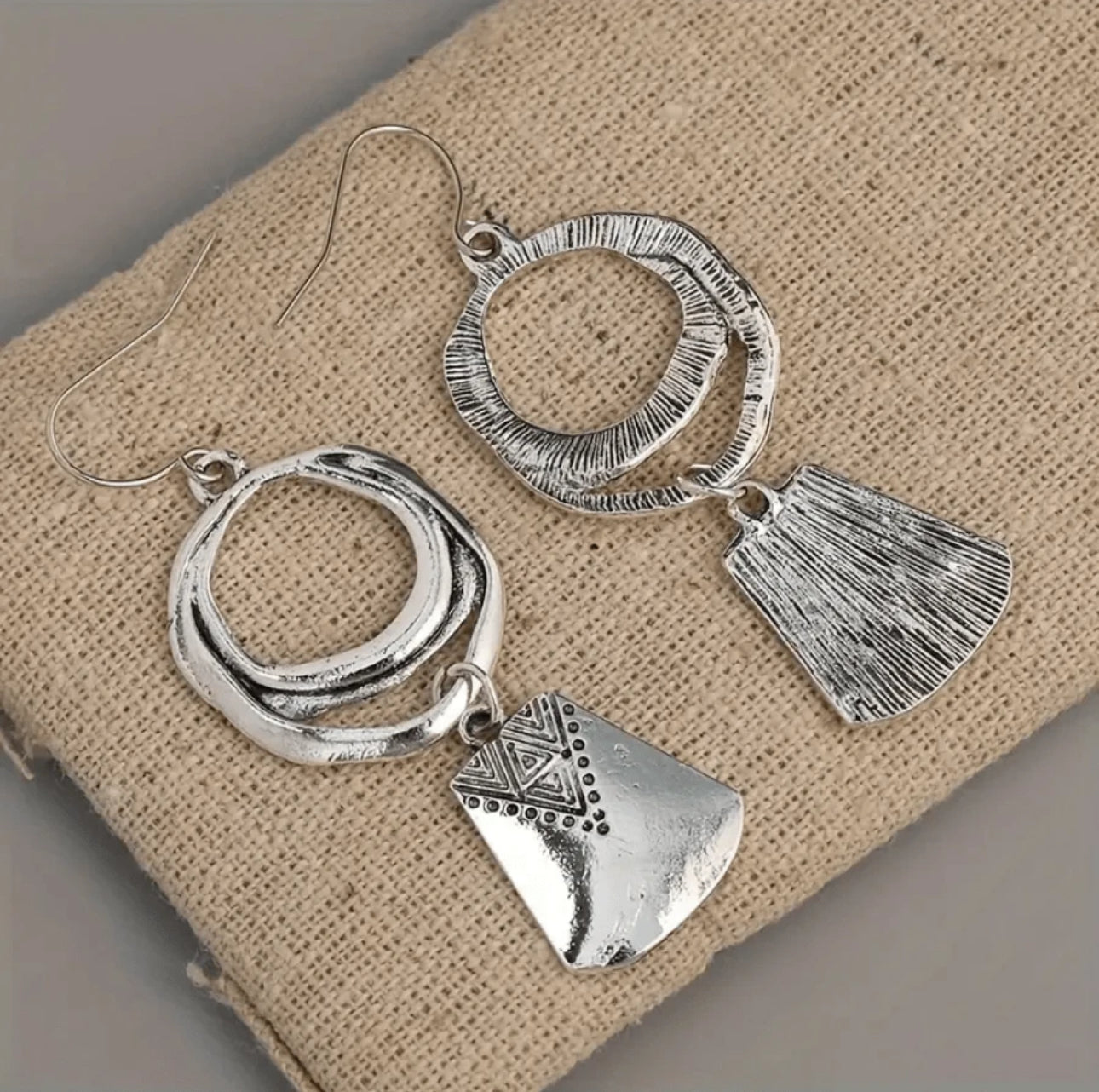 Vintage Geometric Shaped Hollow Circle Design Dangle Earrings - Silver